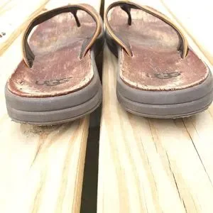 MENS Ugg Tidelands Flip Flop Size 9 UGG | Shoes | Mens Ugg Tidelands Flip Flop Size 9 | Poshmark main image 2